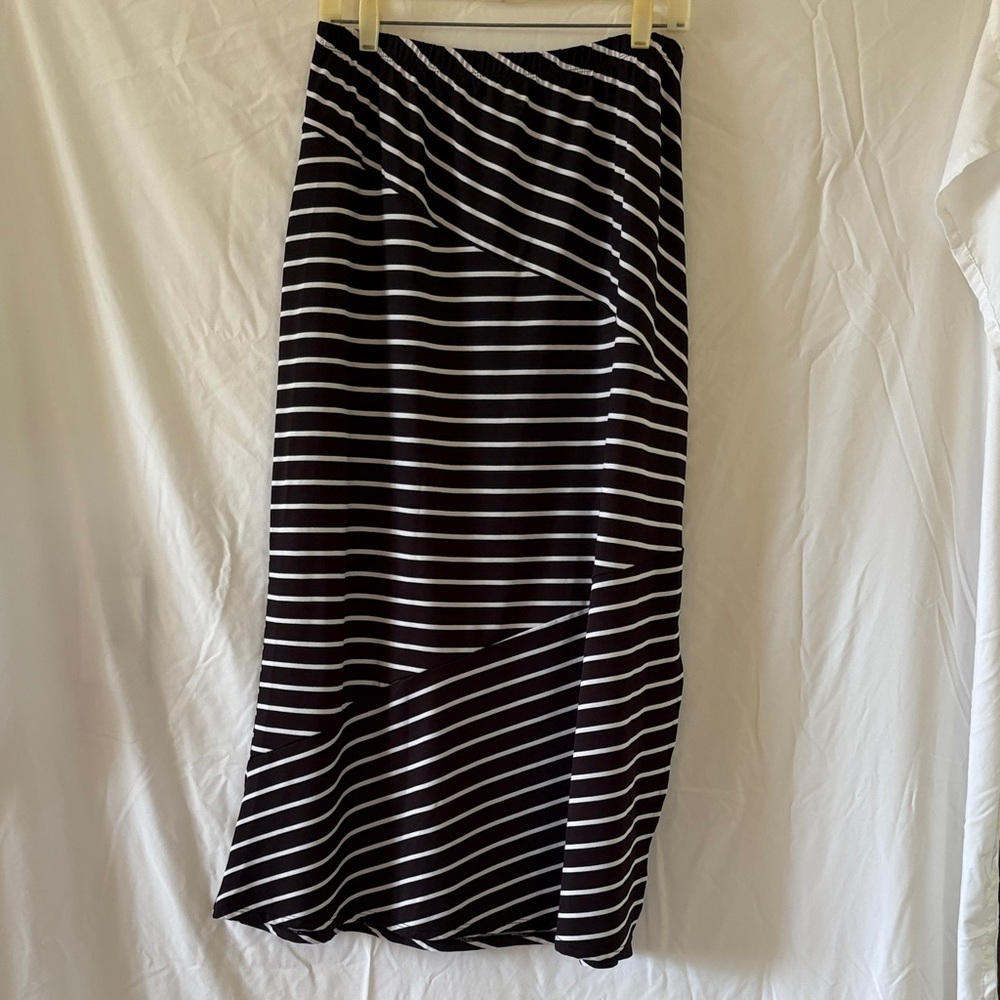 Notations Asymmetrical Stripe Black and White Skirt